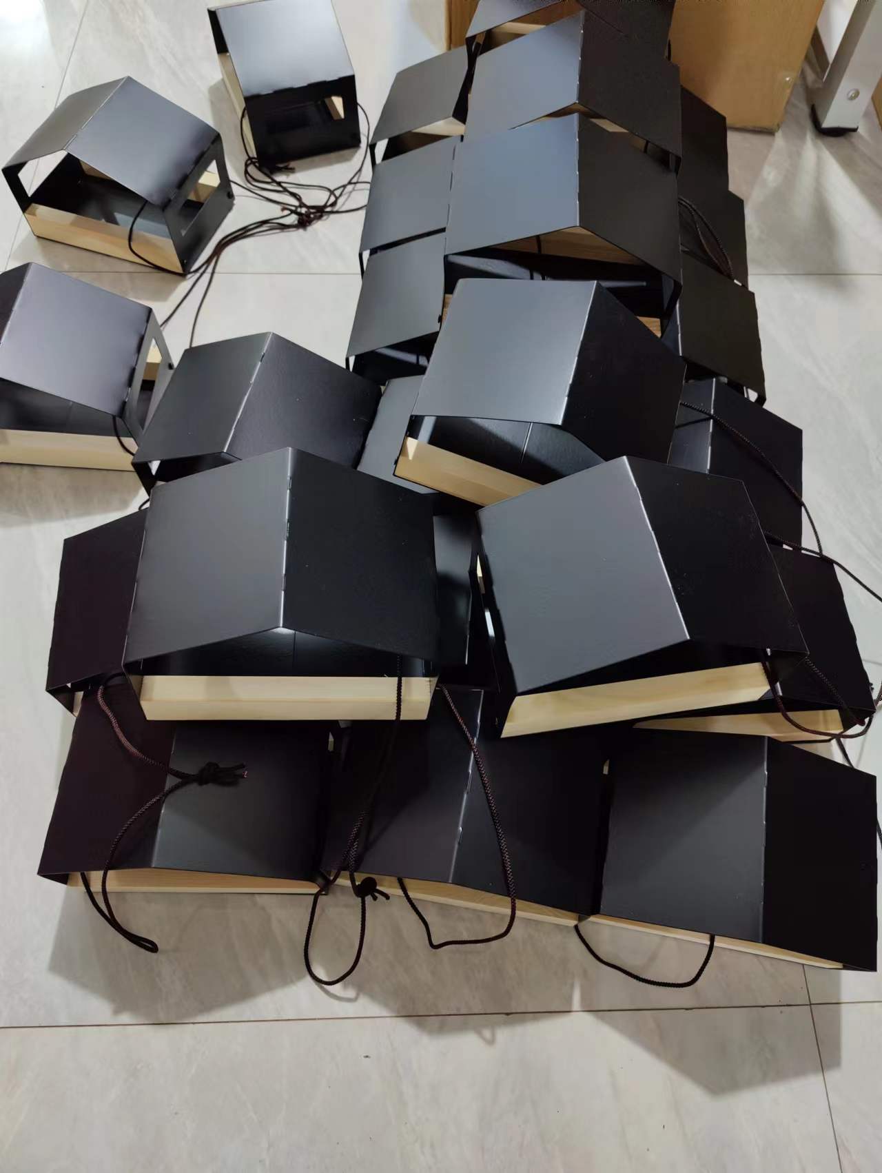 Outdoor Garden Decoration Hanging Bird Feeder