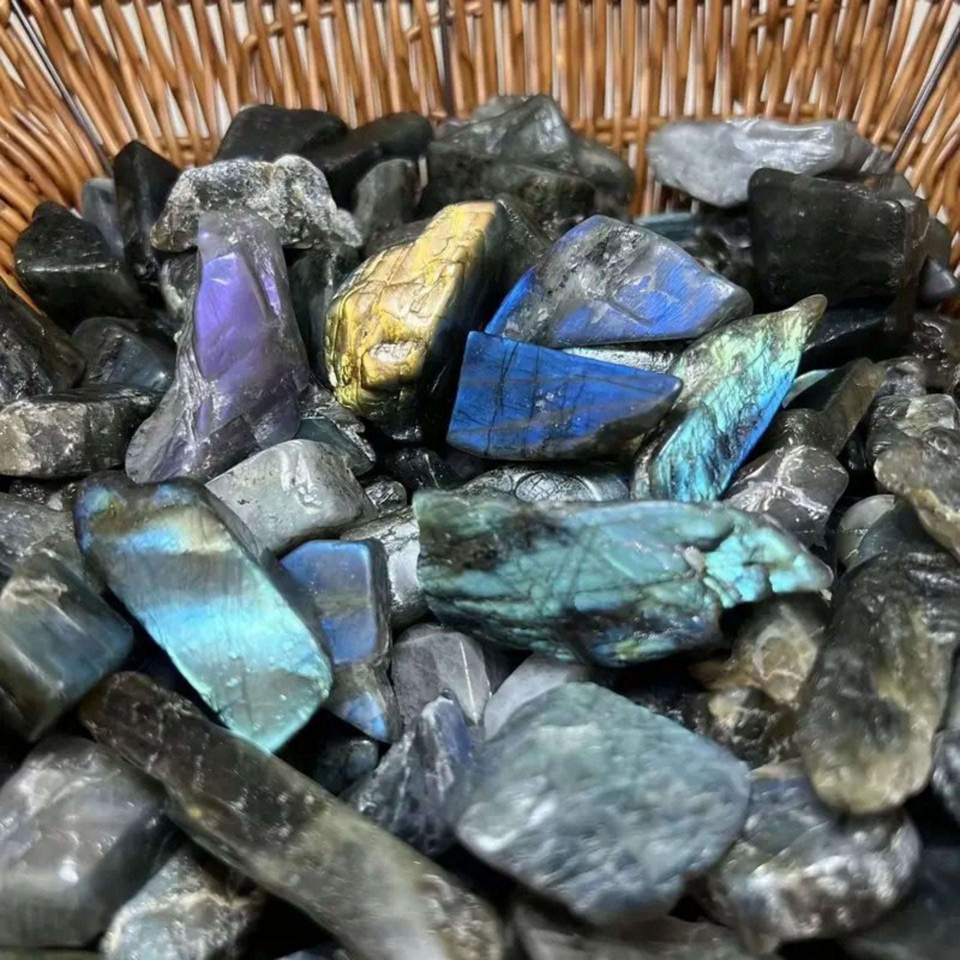 Natural Moonlight Elongates The Original Stone