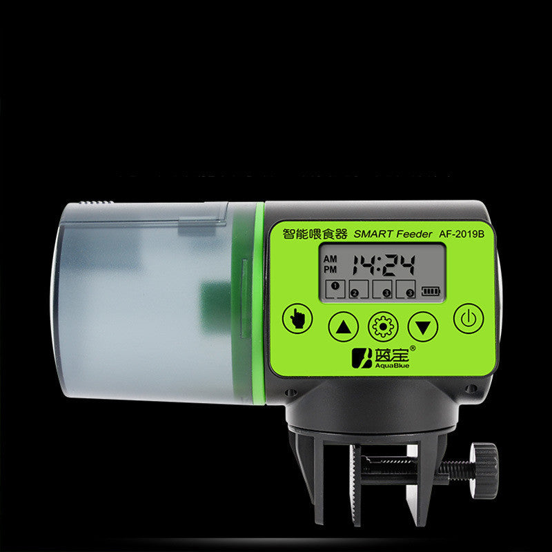 Large capacity fish feeder